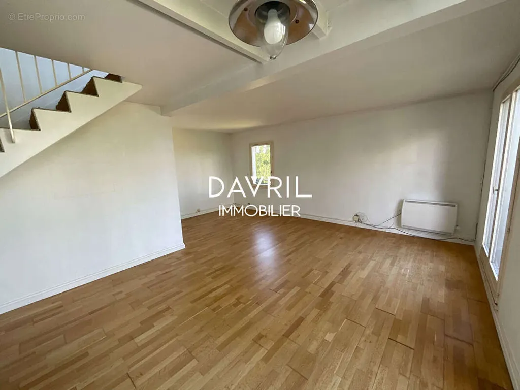 Living Room - Duplex with Terraces in Andrésy