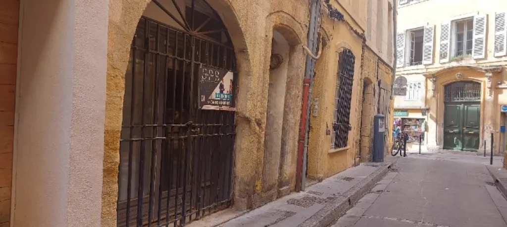 Atypical Flat in Aix-en-Provence's Historic Centre
