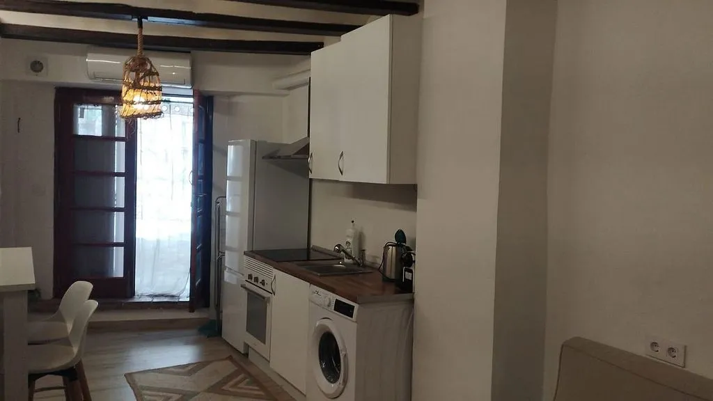 Cuisine - Ample Studio with AC in Valencia Centre