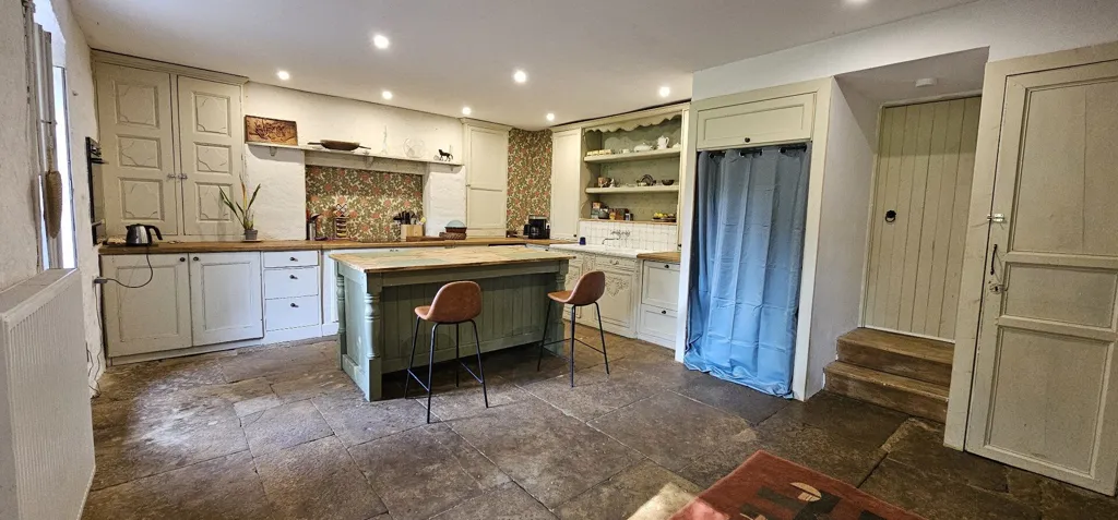 Cuisine - Ensemble en Pierre dans un Hameau Calme