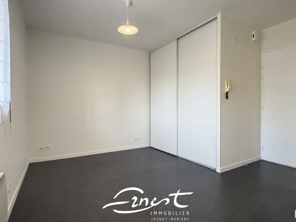 Pièces - Studio avec Parking à Saint-Benoît