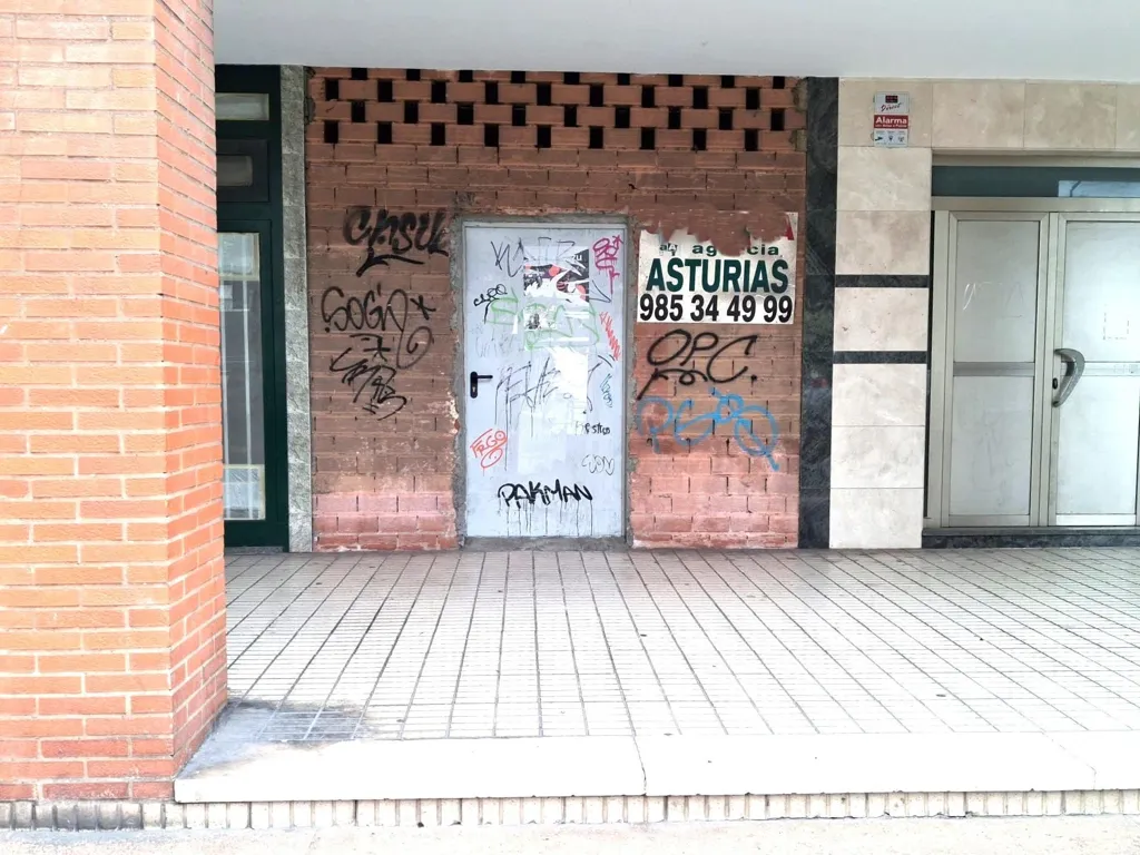 Ingresso - Commercial Unit with Terrace in El Polígono
