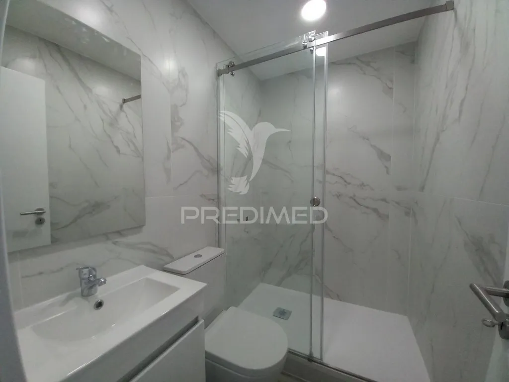Salles de bain - Restored Duplex with Sea View in Costa da Caparica