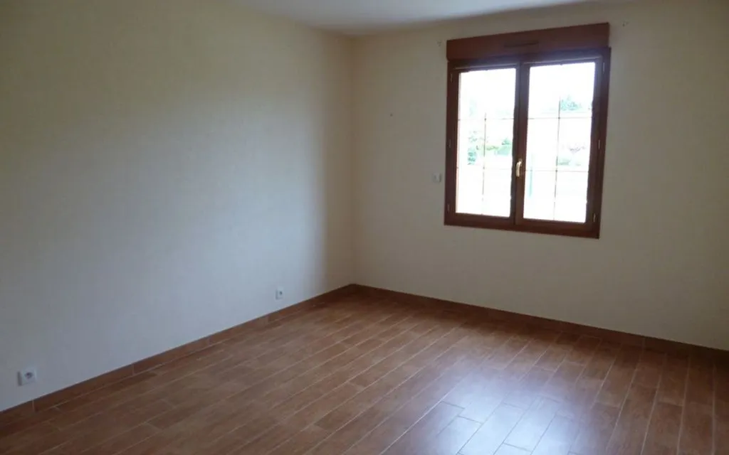 Pièces - Maison Récemment Construite avec Jardin à Bray-en-Val