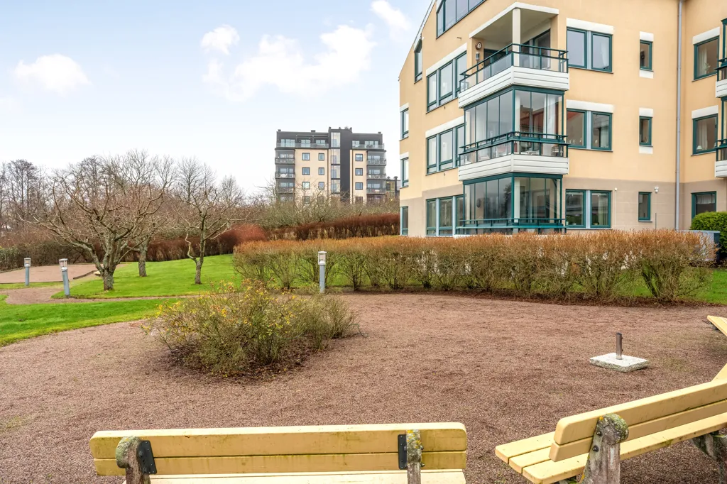 Jardin - Senior-Friendly Flat with Carport in Båstad