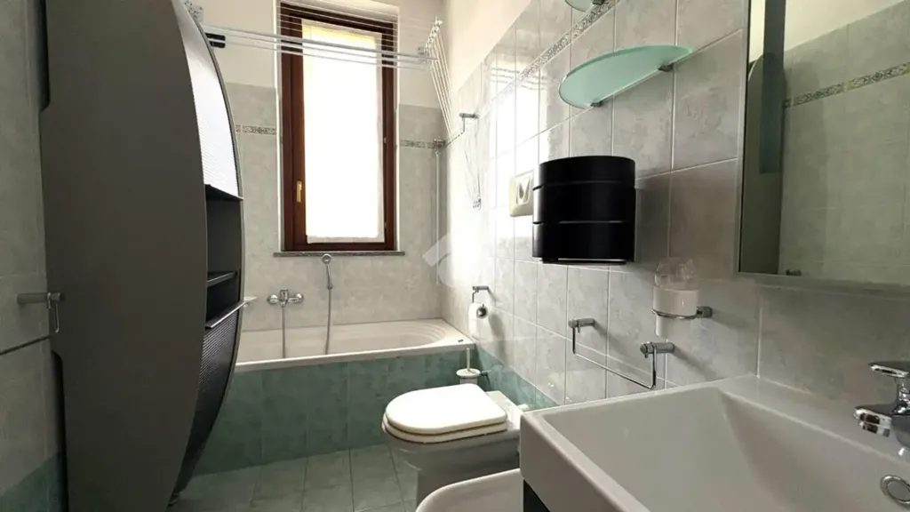 Salles de bain - Modern Apartment with Terrace in Senago