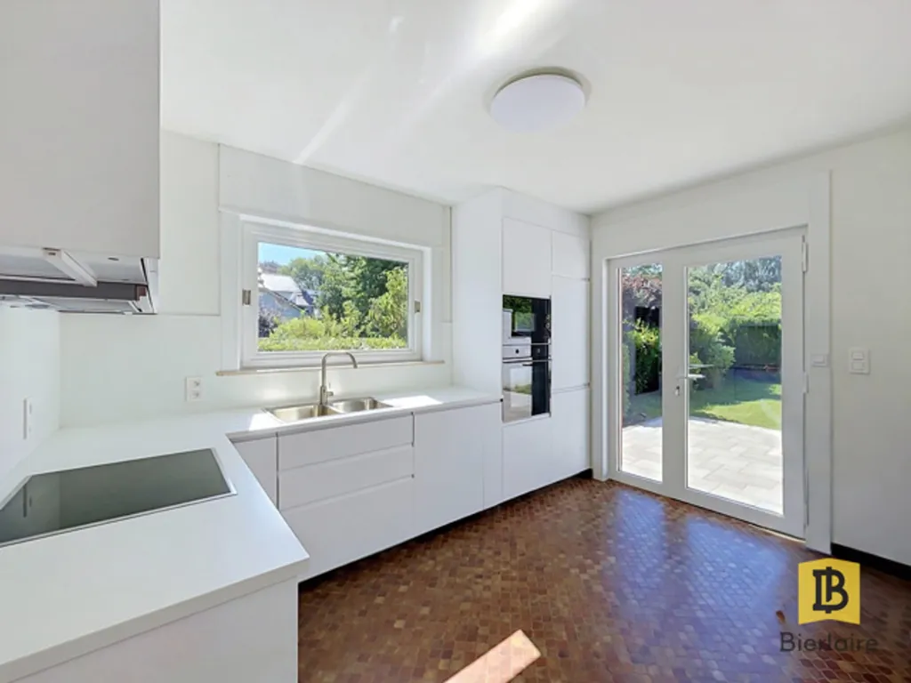 Cucina - Detached House with Solar Panels in Hyon