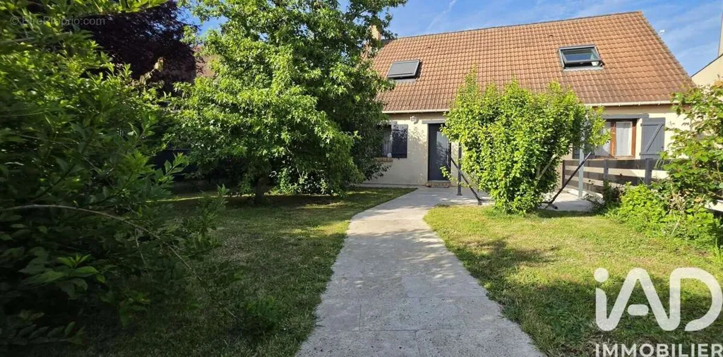 Maison 7 pièces à Champhol