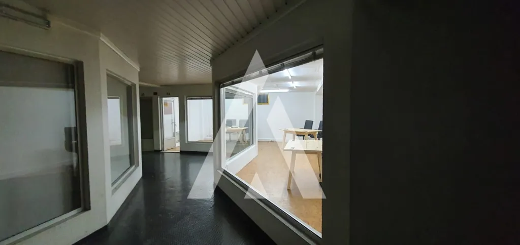Esik - Commercial Shop with Cellar in Azurém, Guimarães