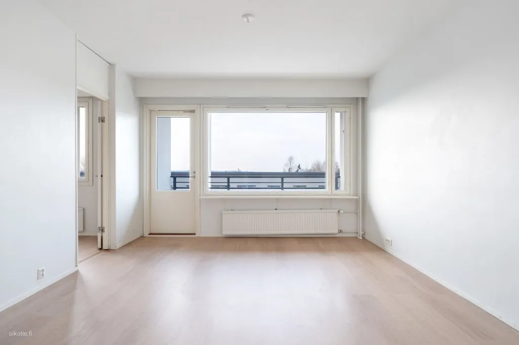 Pièces - Three-Room Flat with Balcony in Kauklahti