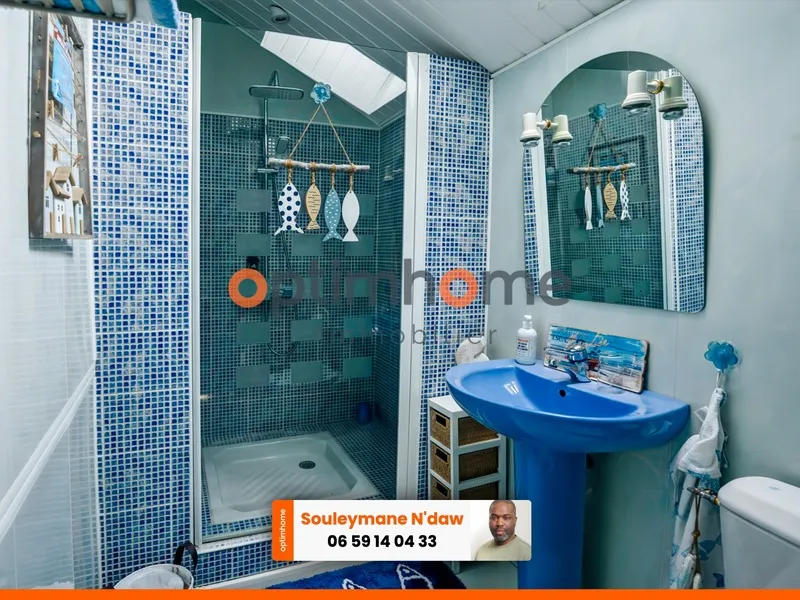 Salles de bain - Maison en Pierre de Loire avec Piscine à Saumur