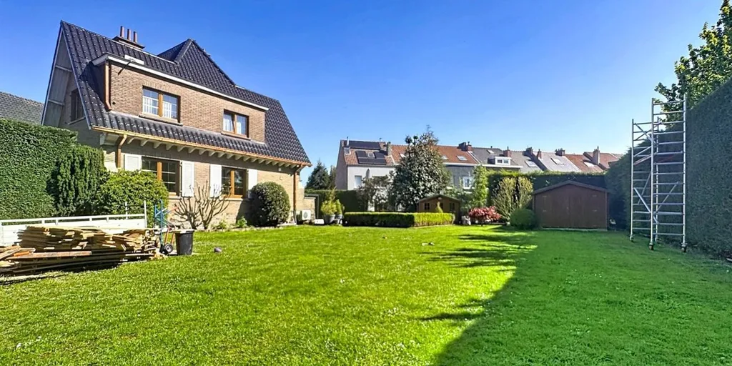 Aed - Villa with Pool and Project Land in Groot-Bijgaarden