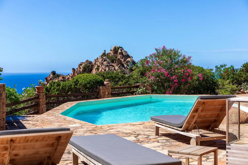 Bassein - Villa with Panoramic Pool in Costa Paradiso