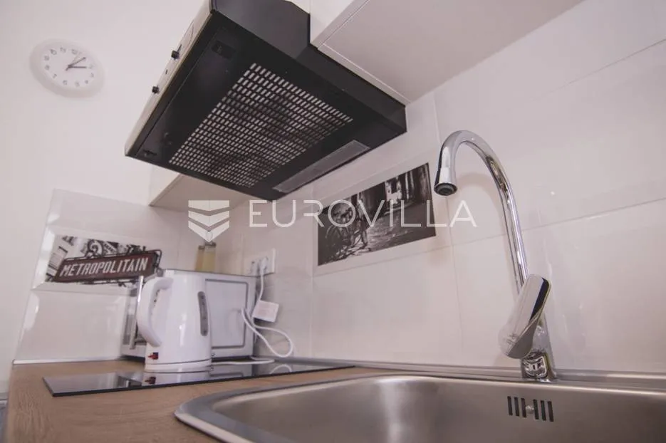 Cuisine - Adapted Multi-Unit Apartment in Donji Grad