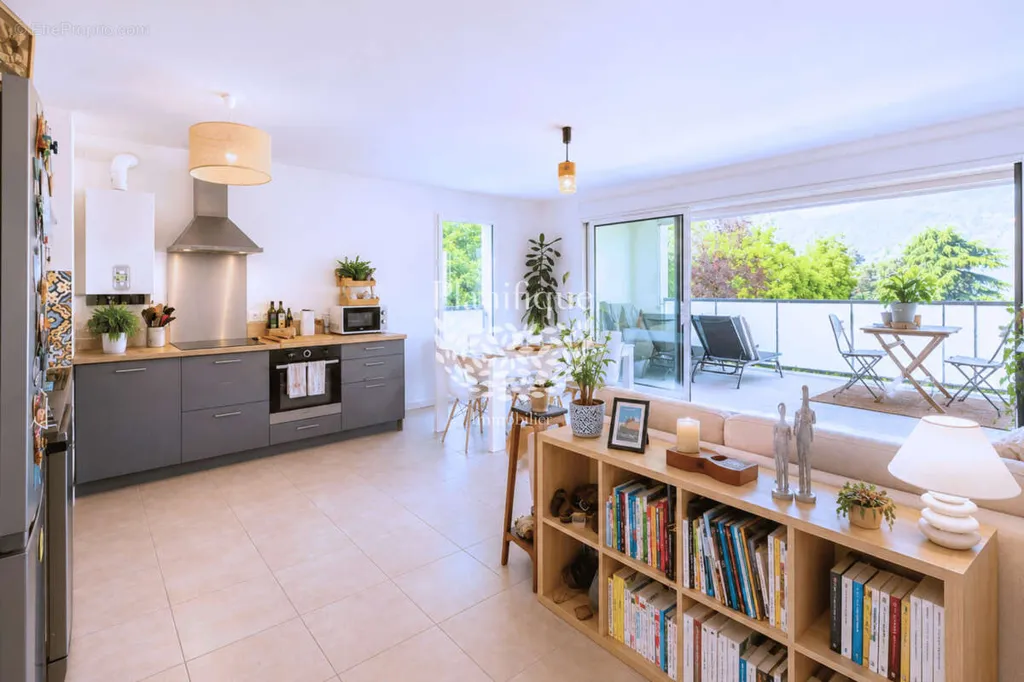 Köök - Bright Apartment with Garage in Aix-les-Bains