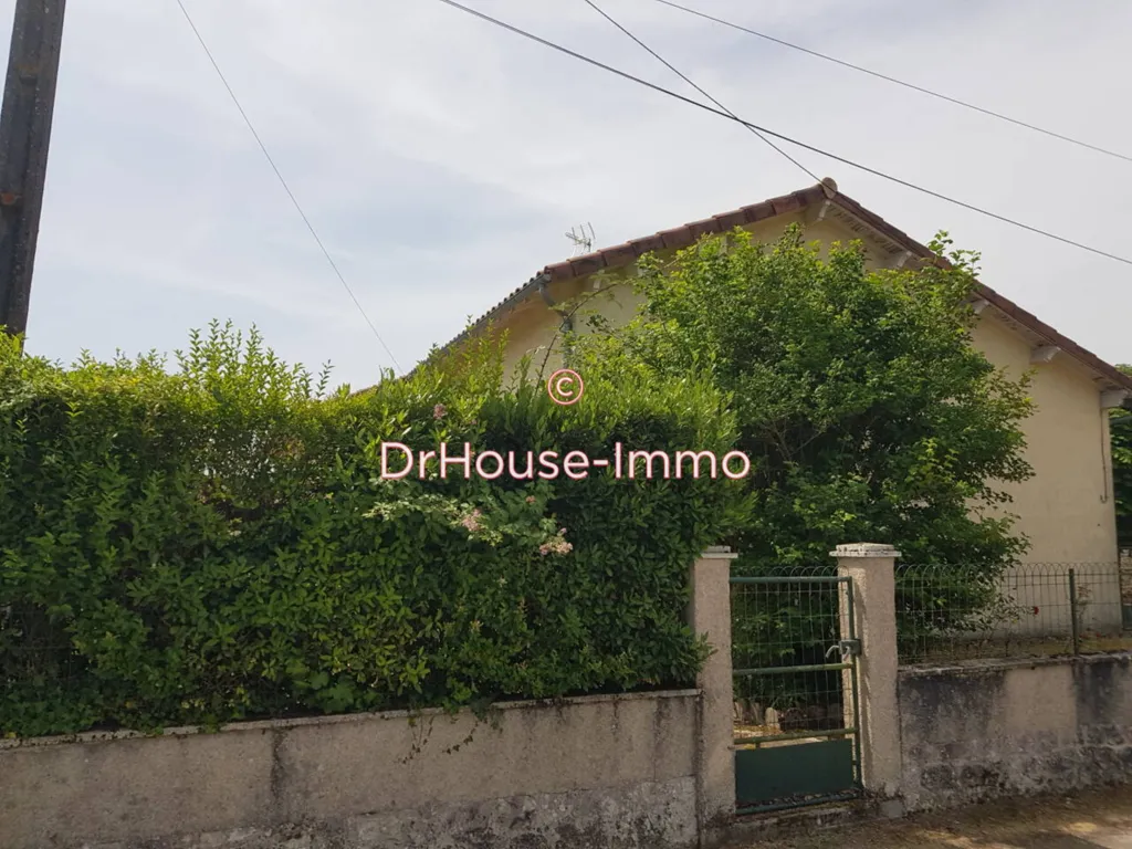 Extérieur - Maison Traditionnelle avec Jardin à Ribérac