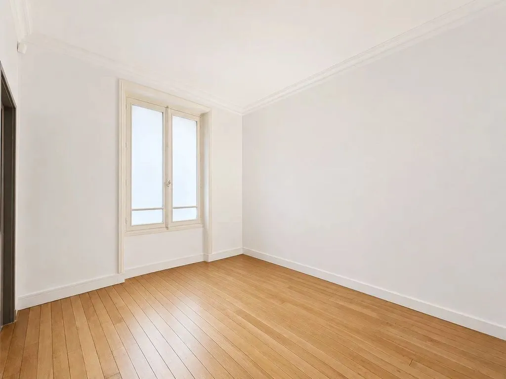 Rooms - Office Space in Haussmannian Building, Paris 17