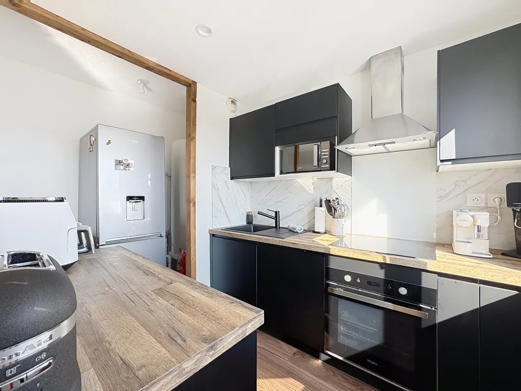 Cucina - Renovated Flat with Balcony in Décines-Charpieu