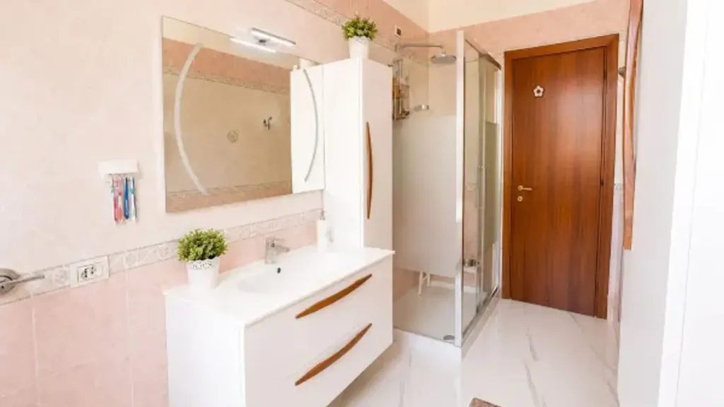 Vannitoad - Bright Trilocale with Balcony in Milan