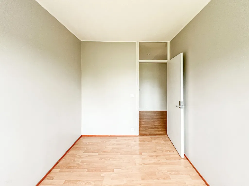Toad - Bright Corner Flat with Balcony in Parantola, Hyvinkää