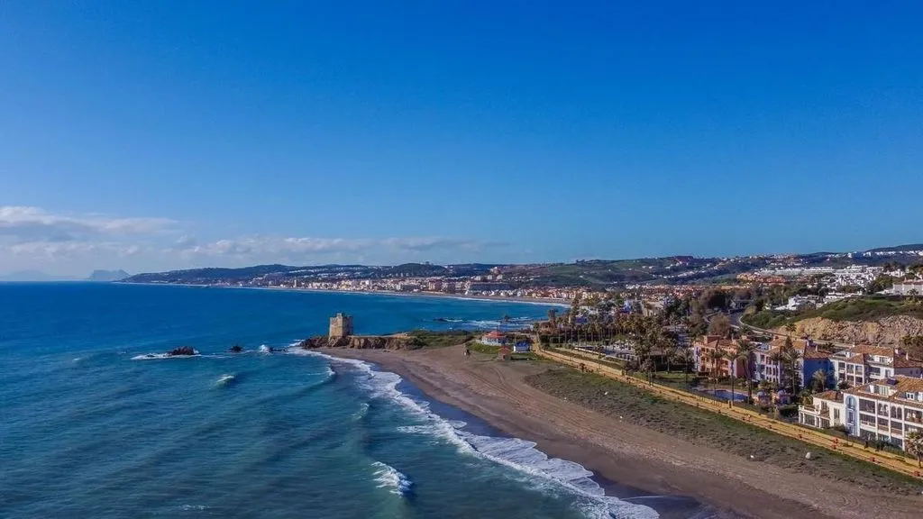 Õhuvaade - Beachfront Flat with Private Garden in Casares