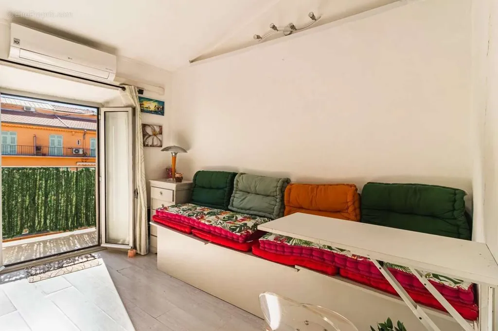 Chambres - Studio avec Mezzanine près du Port de Nice