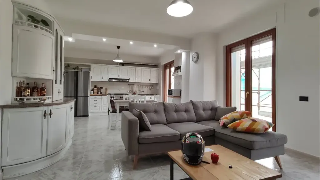Séjour - Rear-Facing Apartment with Solarium in Solofra