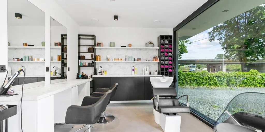 Pièces - Maison Moderne avec Espace de Travail à Genk