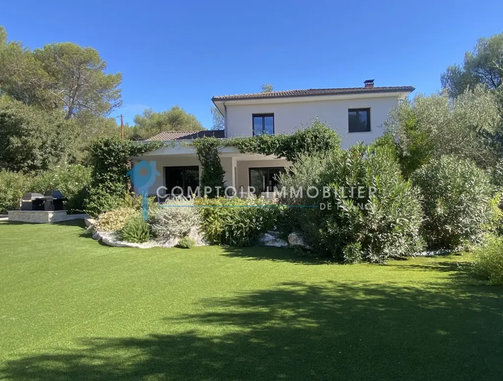 Välivaade - Luxury Villa with Pool in Nîmes