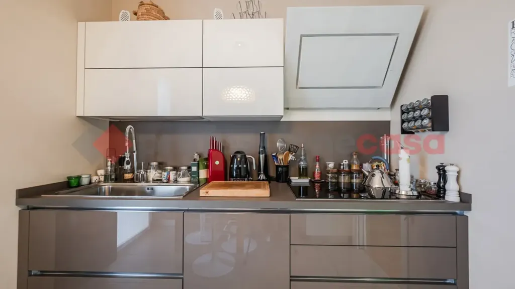 Cucina - Modern 3-Bedroom Apartment in Buccinasco