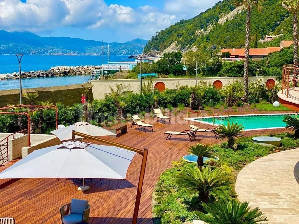 Piscine - Luxury Apartment with Sea View in Chiavari