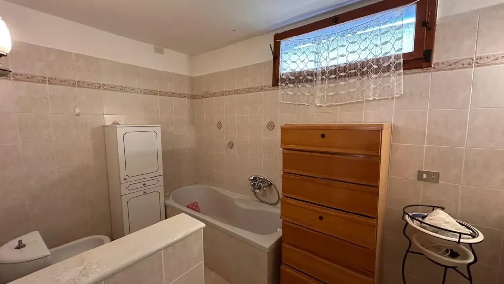 Salles de bain - Terraced Villa with Private Parking in Luni