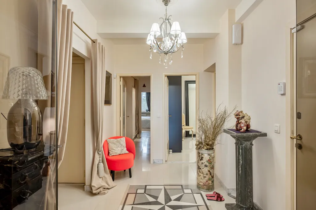 Esik - Panoramic Apartment with Albertpark View in Antwerp