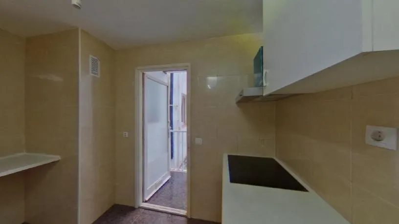 Cuisine - Family-Size Flat with Central Location in Tarragona