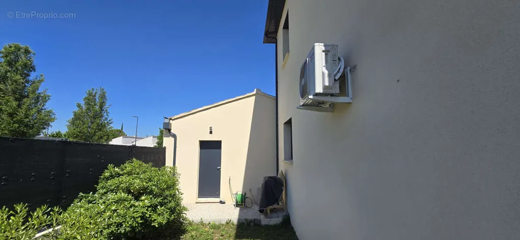 Jardin - Villa Neuve avec Terrasse Sud à Proximité