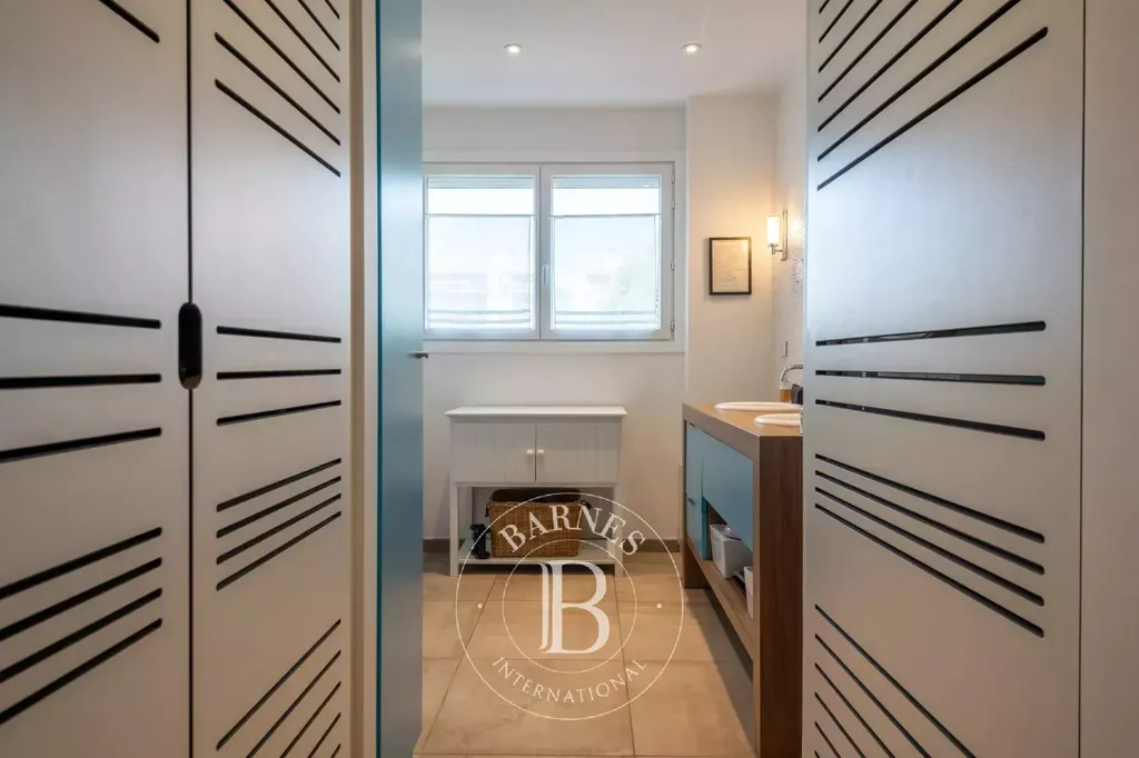 Rooms - Luxury Flat with Balcony in Lyon's Point du Jour