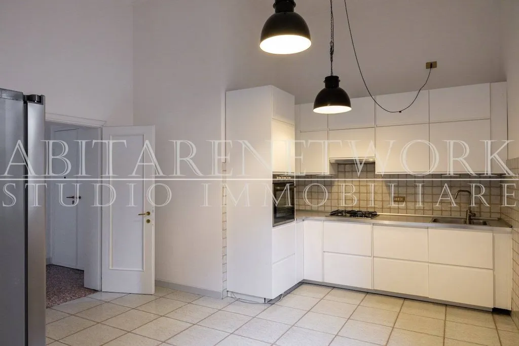 Cucina - Historic Apartment with Courtyard View in Padua