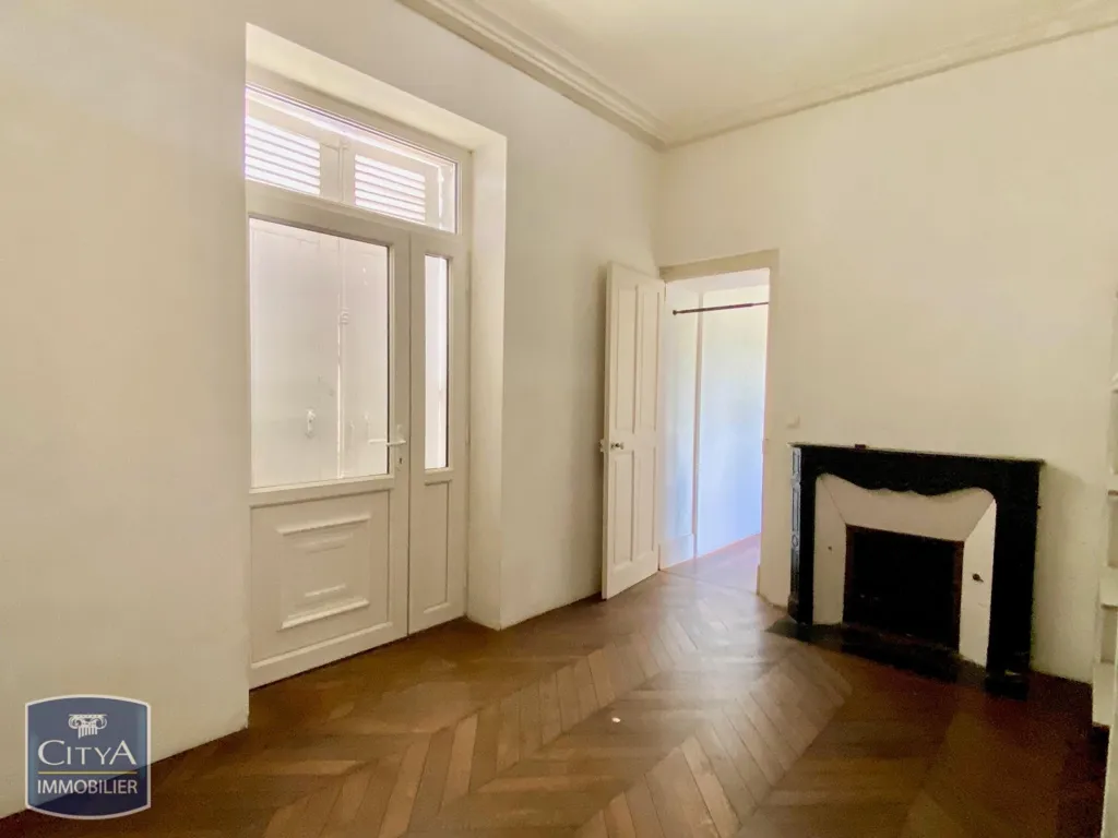 Pièces - Appartement de Plain-Pied avec Jardin à Orne