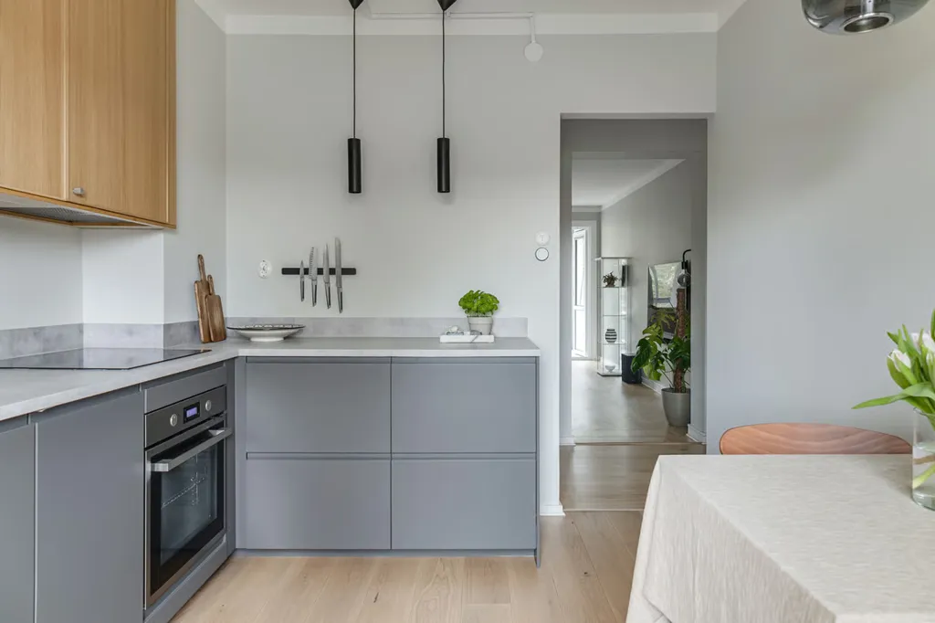 Cuisine - Renovated Apartment with Large Balcony in Central Location