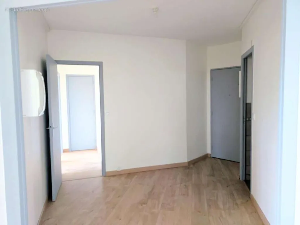 3-toaline korter asukohas Dinan