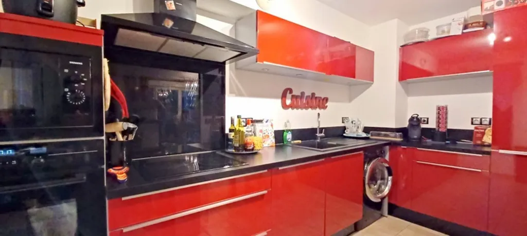 Kitchen - Three-Bedroom Apartment with Terrace in Collonges