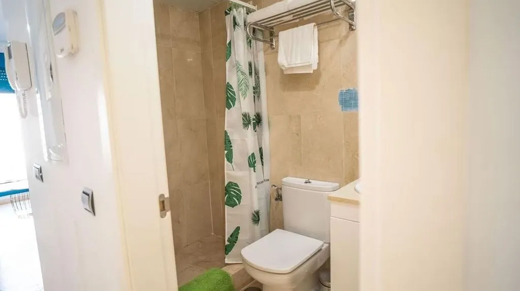 Salles de bain - 1-Bed Apartment with Pool in Benalmádena