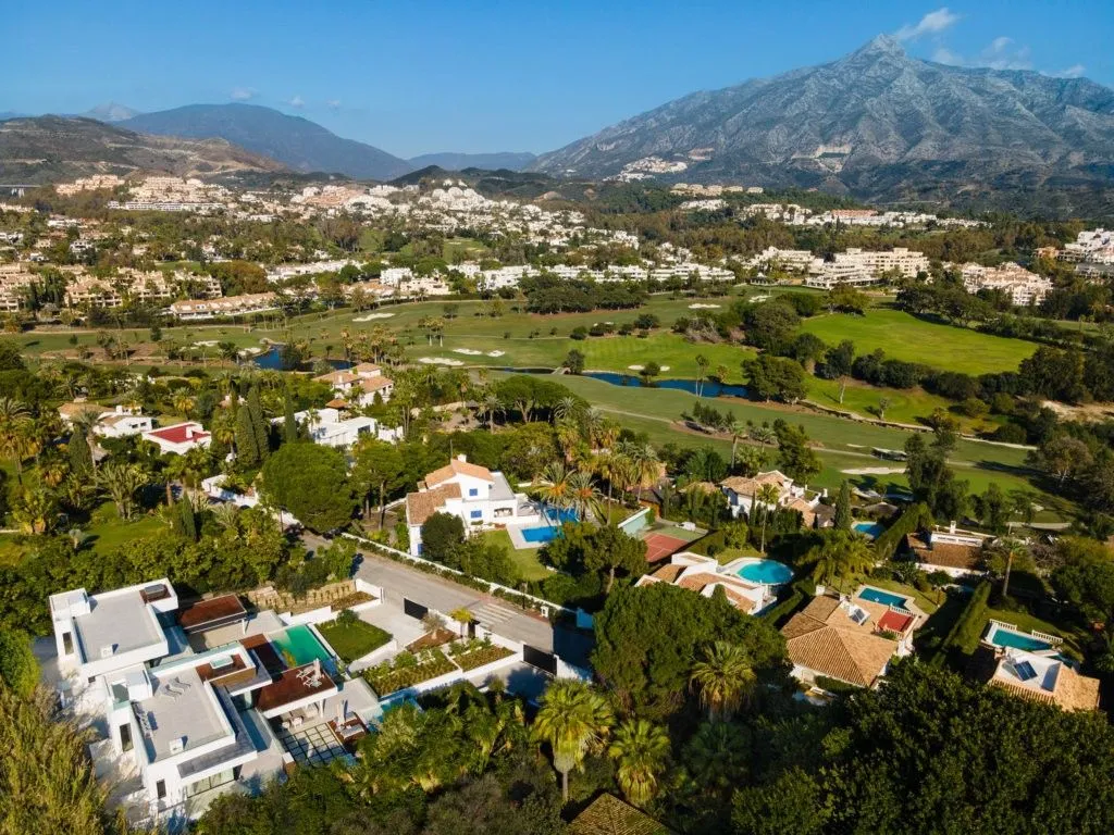 Jardin - Luxury Villa with Infinity Pool in Nueva Andalucia