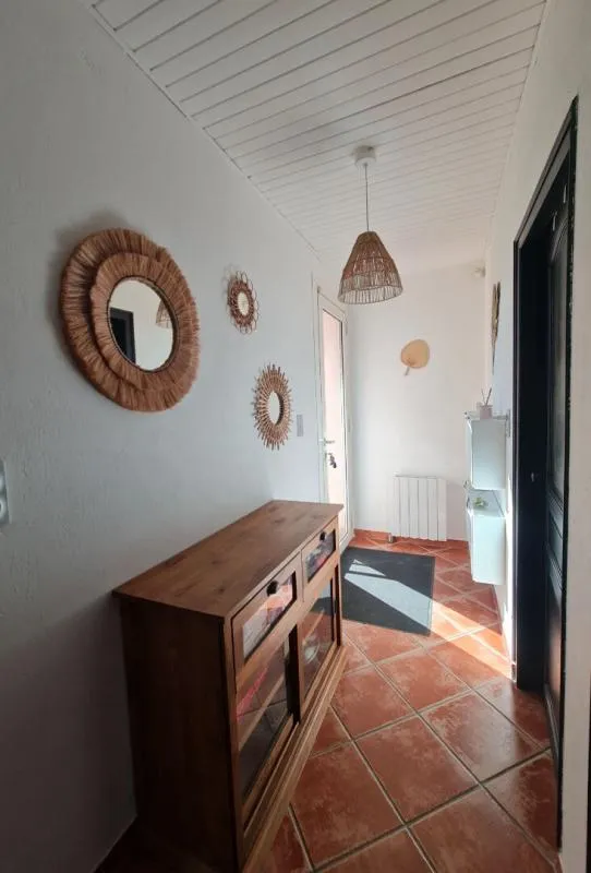 Hallway - Renovated House with Pool in Quiet Cul-de-sac
