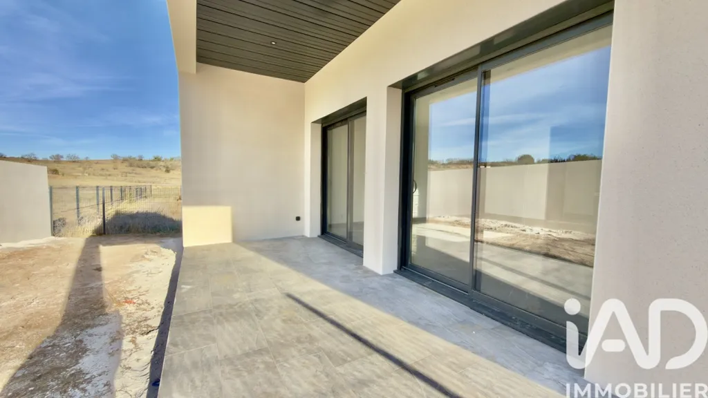 Terrass - Contemporary House with Garden in Aude