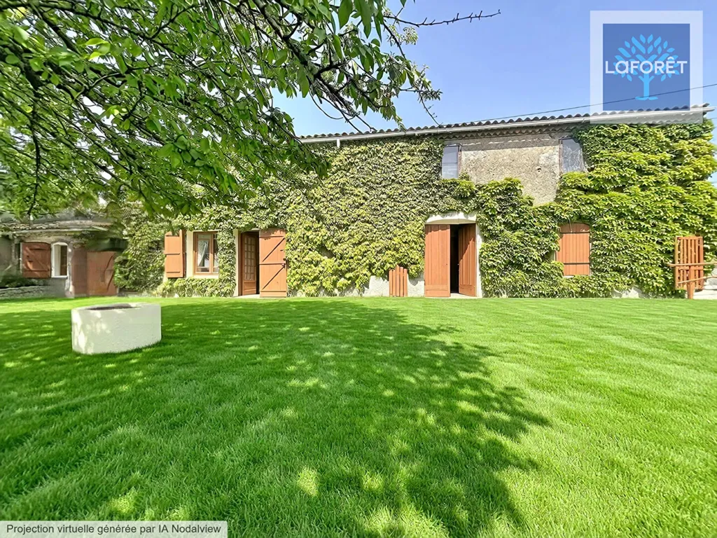 Aed - 3-Bedroom House with Estuary View near Blaye