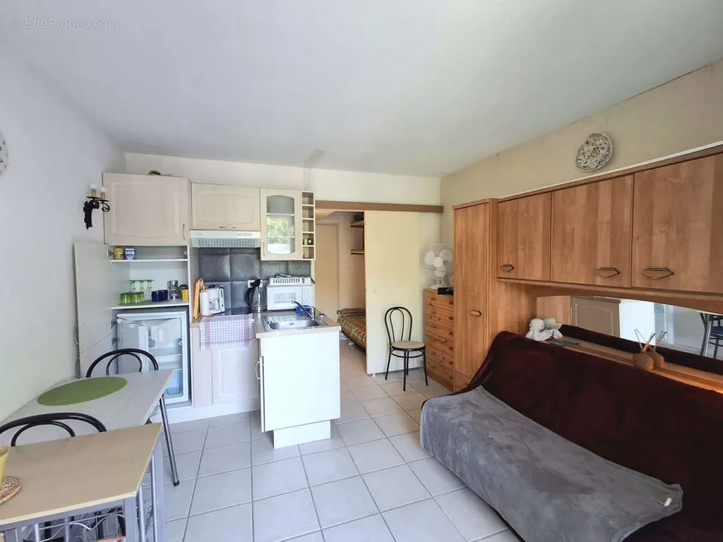 Cuisine - Studio en Rez-de-Jardin avec Parking à Saint-Cyr-sur-Mer