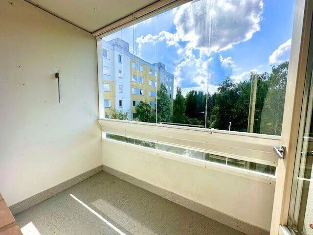 Balcon - Spacious Triplex with Balcony in Hervanta, Tampere