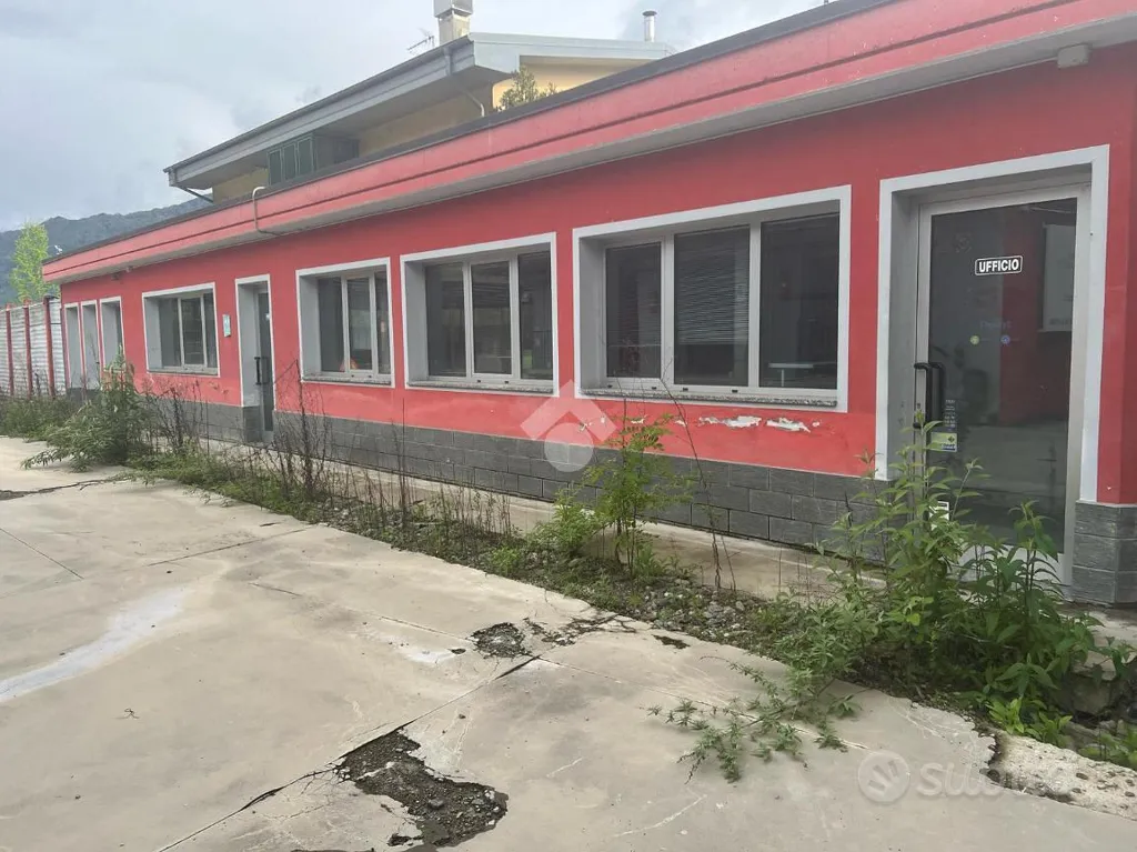 2-room commercial property in IT