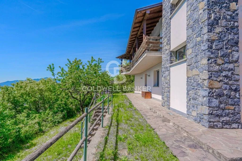 Terrasse - Panoramic Villa with Private Park in Costa Volpino